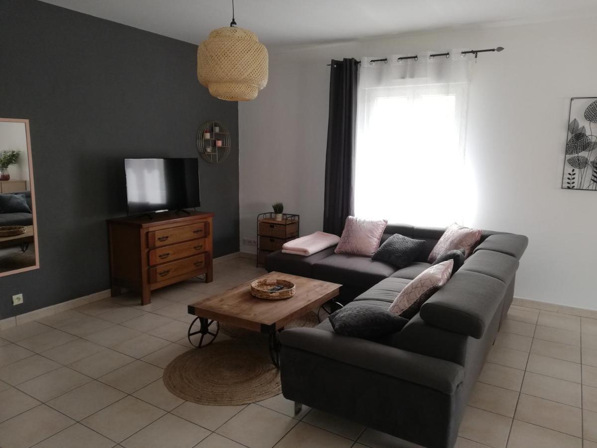 Superbe Appartement De 90M2 A Uzes Super Equipe Avec Garage Et Grand Parking Privatif Eksteriør bilde